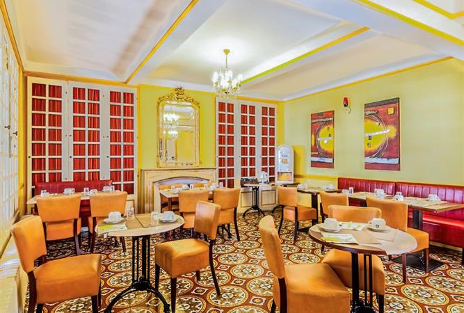 Breakfast room at the Hôtel Résidence in Nissan-Lez-Ensérune