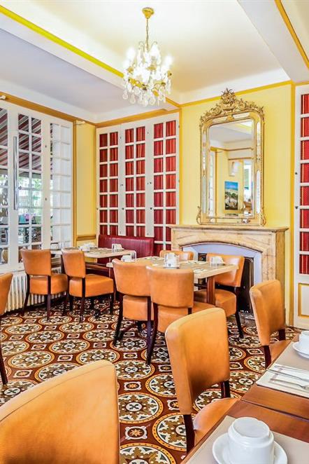 Breakfast room at the Hôtel Résidence in Nissan-Lez-Ensérune