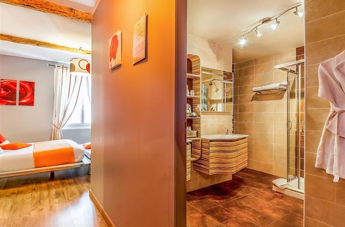 Bathroom in the Prestige Double room in the boutique hotel Résidence