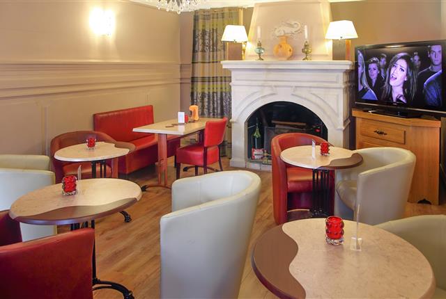 Lounge at the Hôtel Résidence in Nissan-Lez-Ensérune